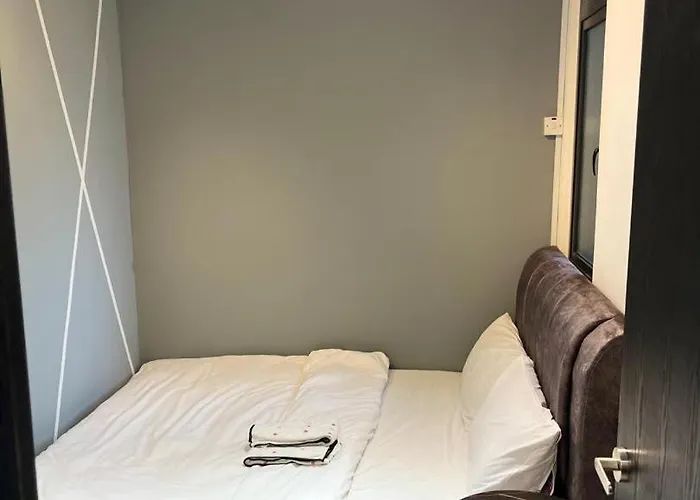 Neu Suites 2 Room Home Stay